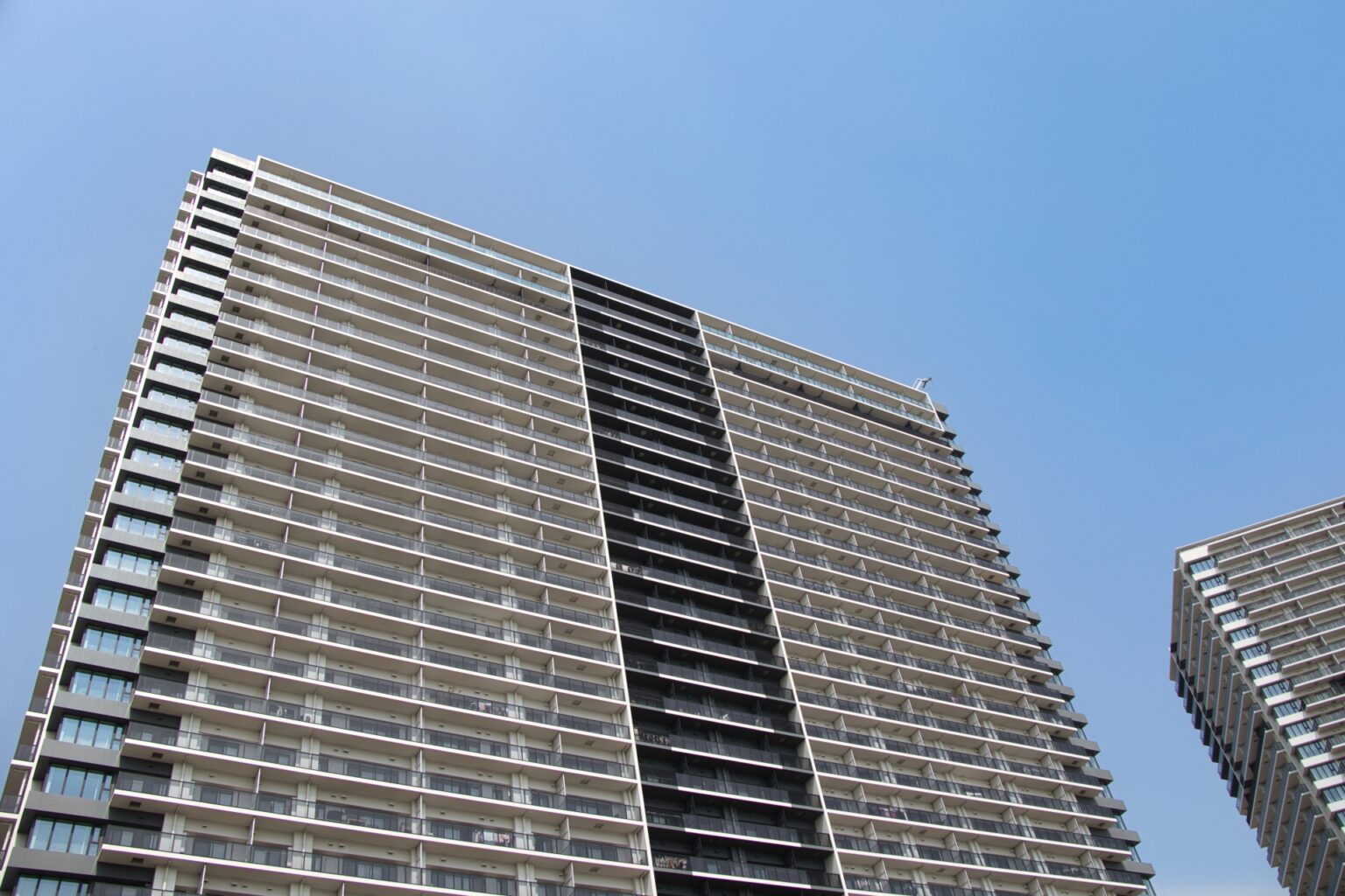 階数で考えるビルの高さの目安表:何階建てで何メートルくらい? | ライフハッカー けーだぶの部屋